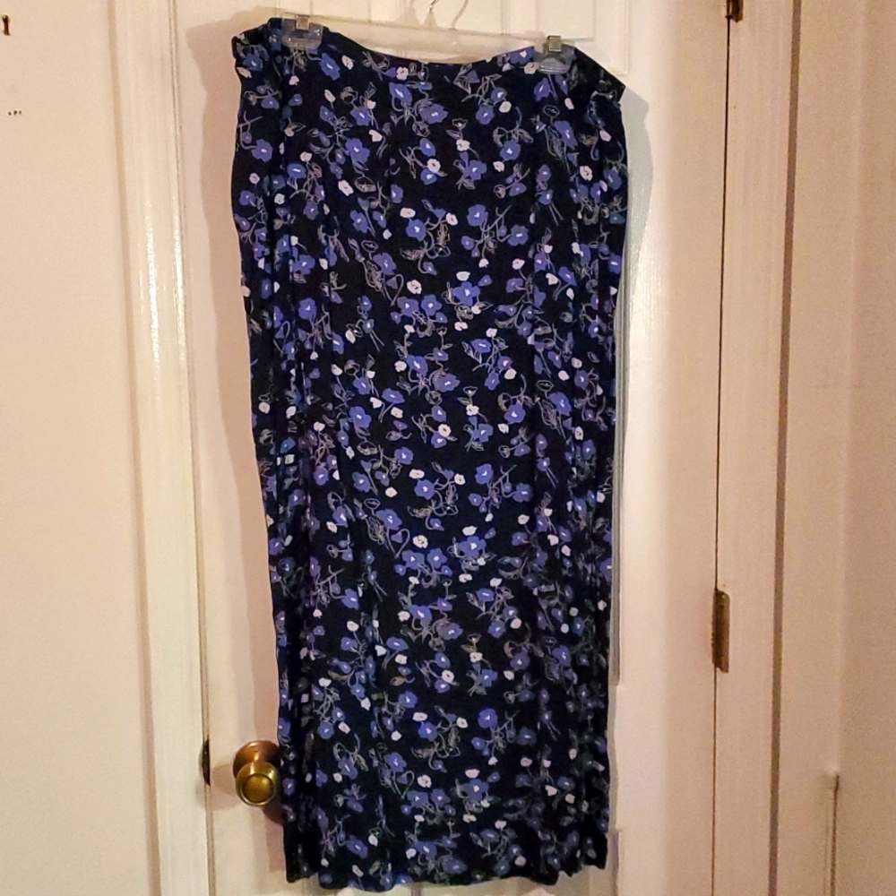 Navy Blue Floral Print Skirt Size XL